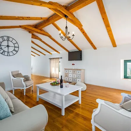Stunning In With Sauna Bičići