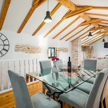 Stunning In With Sauna Bicici